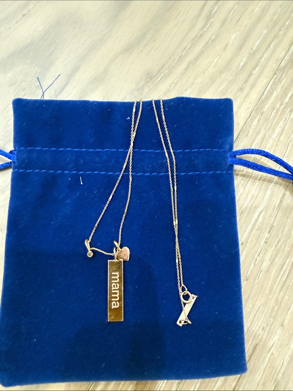 Brand new authentic 14k gold Mama necklace
